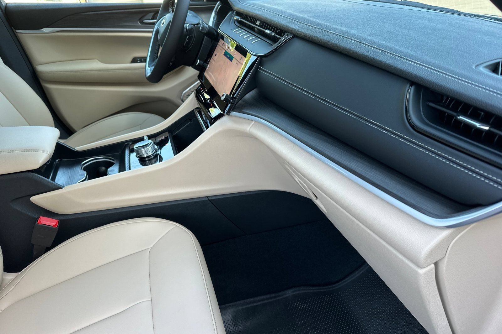 New 2026 Jeep Grand Cherokee Limited image 16