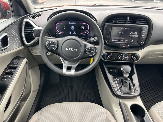 Used 2024 Kia Soul LX image 10