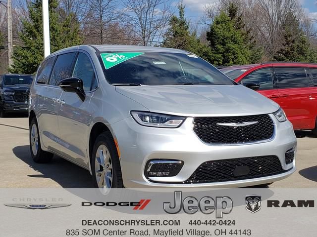 New 2026 Chrysler Pacifica Select image 1