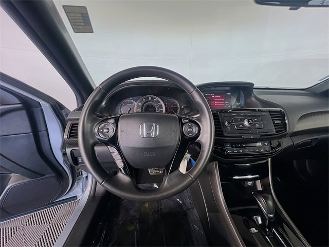 Used 2017 Honda Accord Sport image 13