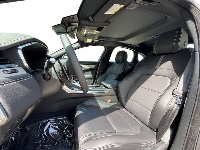New 2024 Jaguar XF R-Dynamic SE AWD/4WD image 11