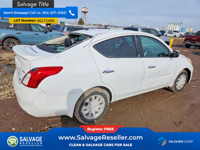 Used 2014 Nissan Versa SV FWD image 4