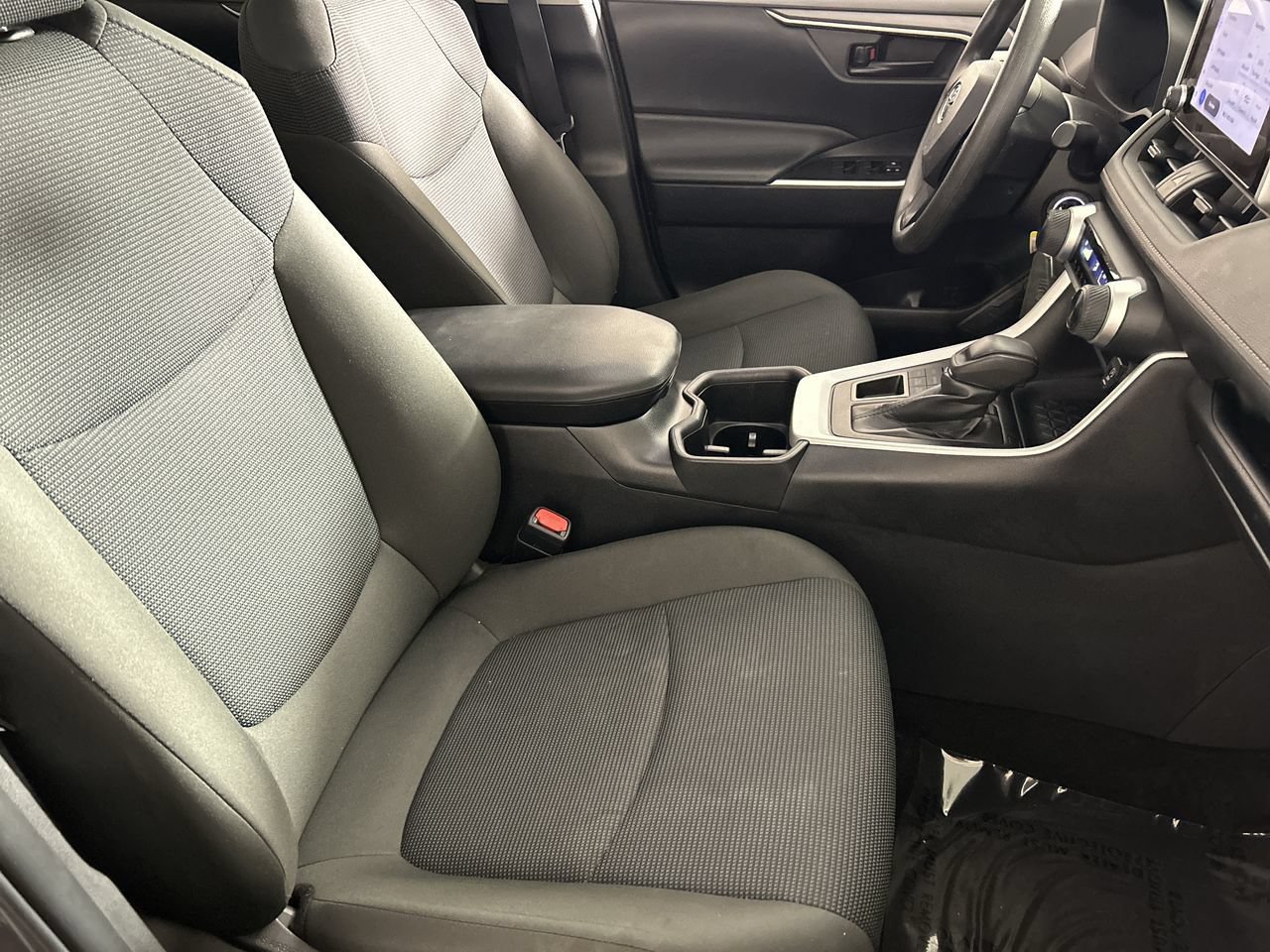 Used 2025 Toyota RAV4 LE AWD/4WD image 26