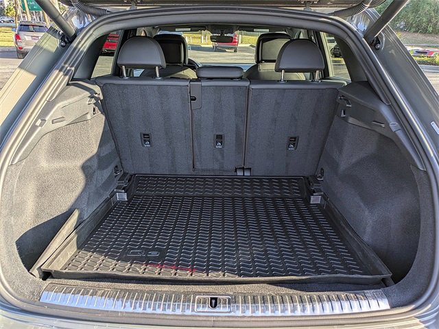 Used 2019 Audi Q3 2.0T Prestige w/ Prestige Package image 12