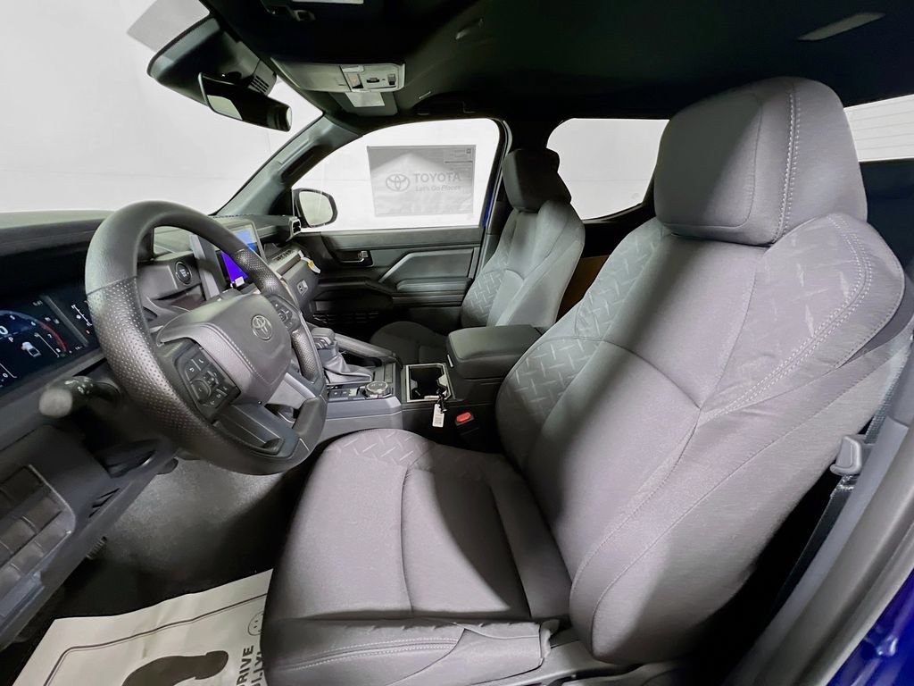 Certified 2025 Toyota Tacoma SR5 AWD/4WD image 18