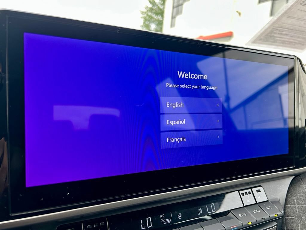 Used 2025 Toyota Camry XLE FWD image 22