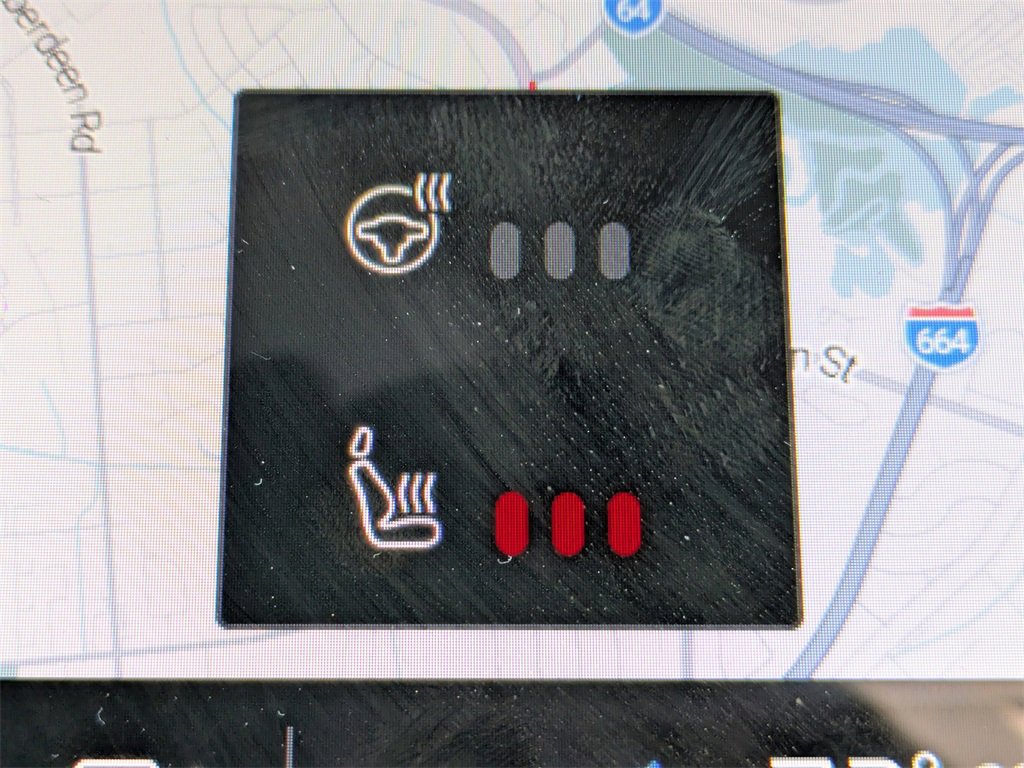 Certified 2025 Volvo XC40 B5 Plus image 24