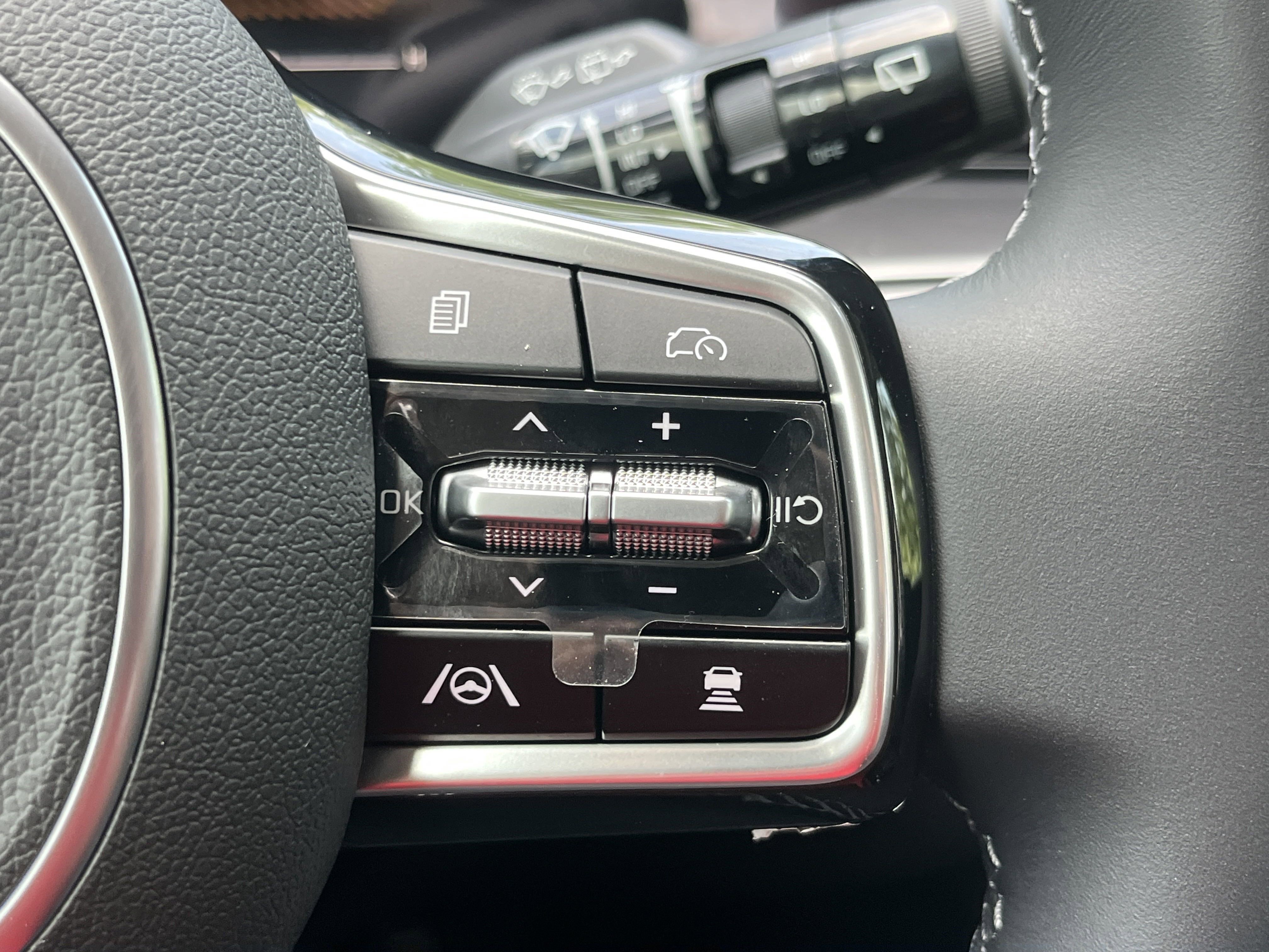 New 2025 Kia Sorento S w/ Panoramic Sunroof Package image 16