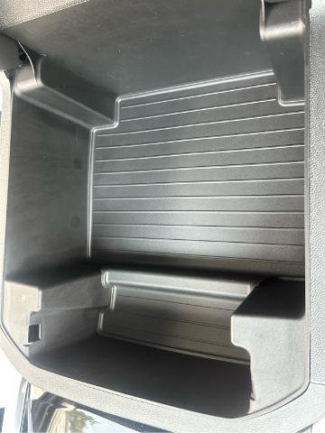 New 2025 Chevrolet Suburban Premier RWD image 39