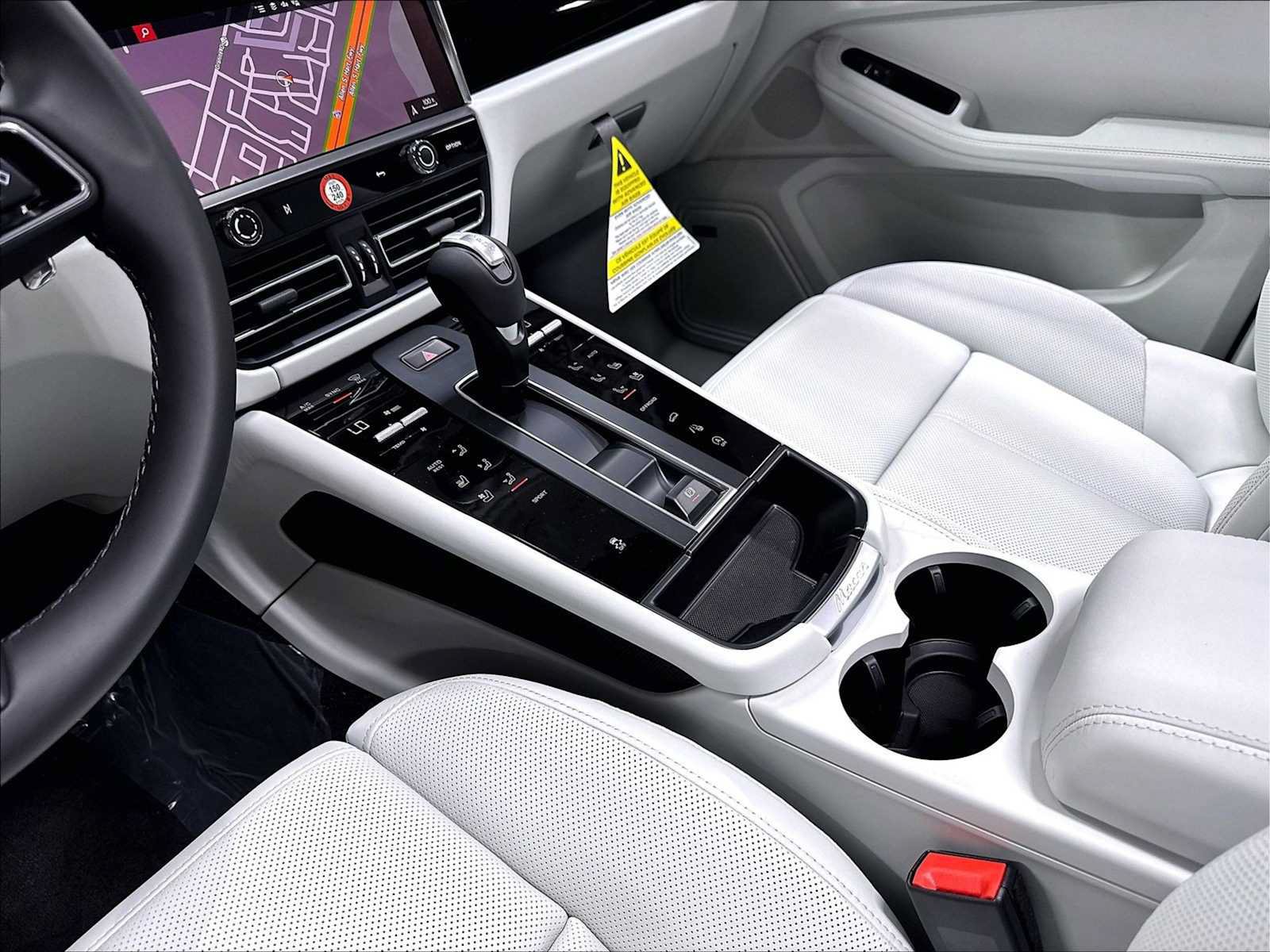 New 2026 Porsche Macan AWD/4WD image 17