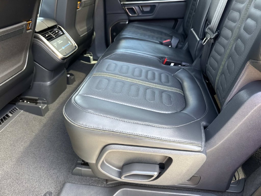 Used 2024 Rivian R1S Adventure Dual AWD/4WD image 16