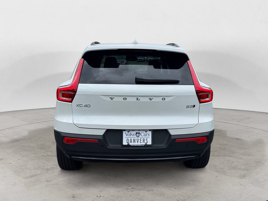 Used 2026 Volvo XC40 B5 Plus w/ Protection Package Premier AWD/4WD image 4