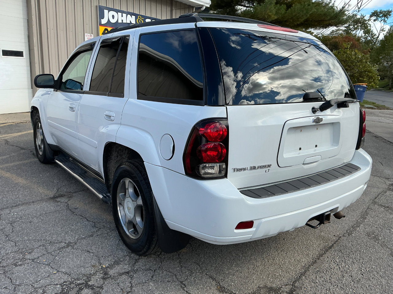 Used 2009 Chevrolet TrailBlazer LT w/ Sun And Sound Package image 5