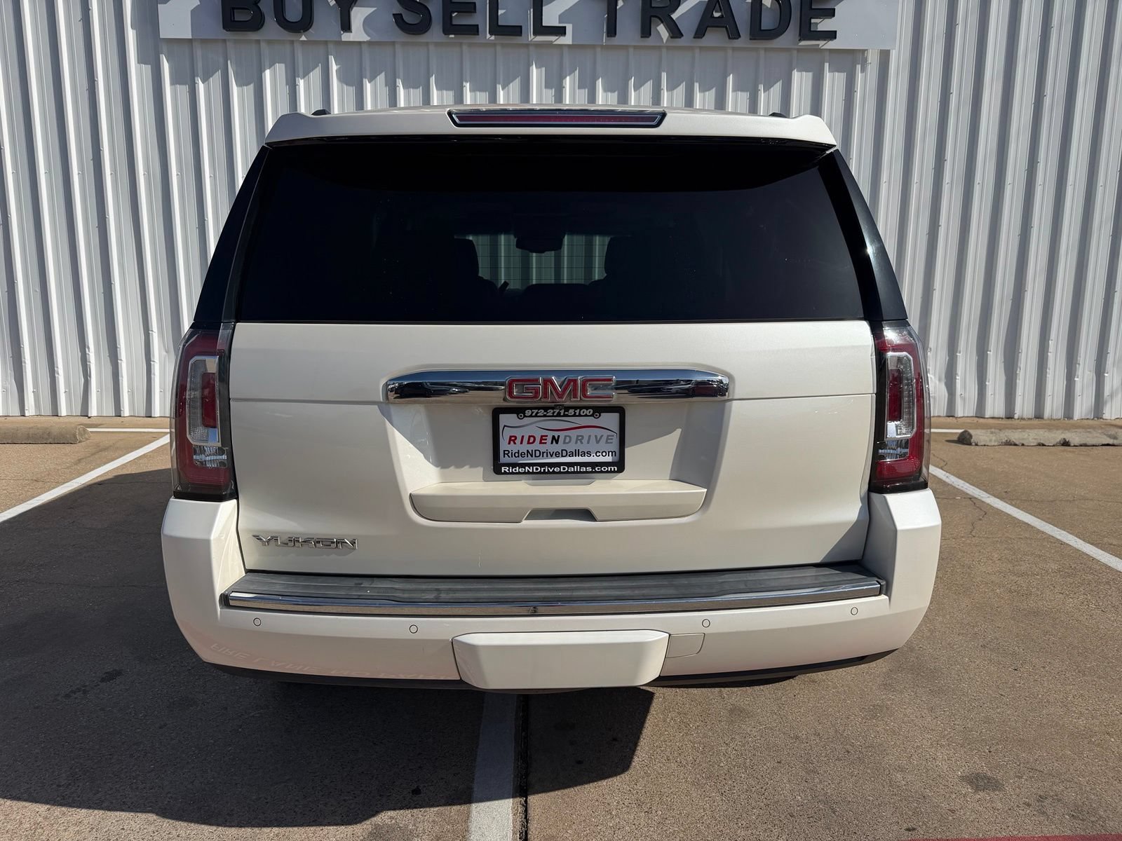 Used 2015 GMC Yukon Denali w/ Open Road Package AWD/4WD image 6