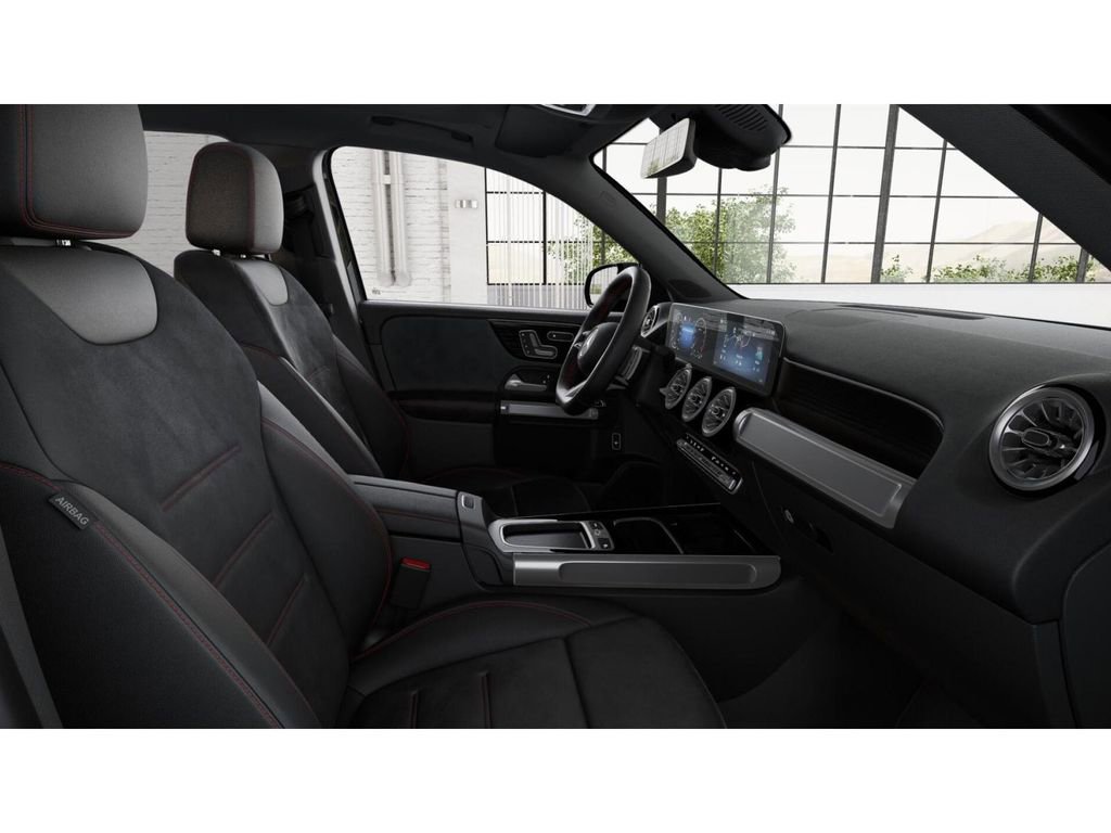 New 2026 Mercedes-Benz GLB 250 4MATIC image 4