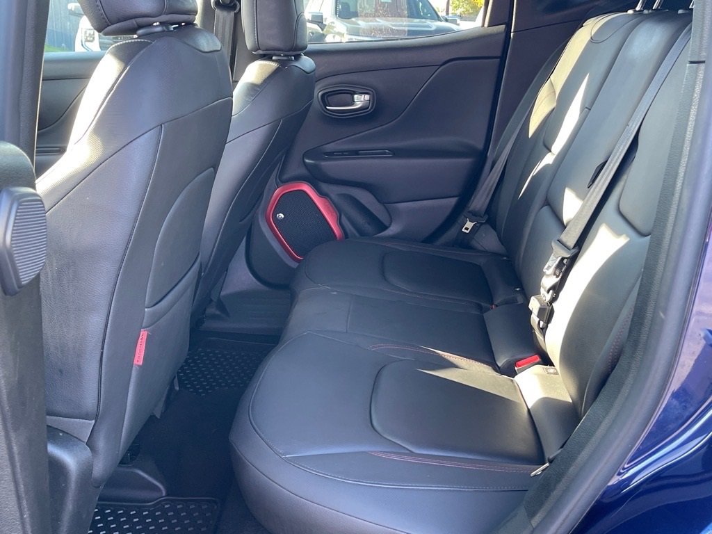 Used 2016 Jeep Renegade Trailhawk w/ Premium Trailhawk Package image 6