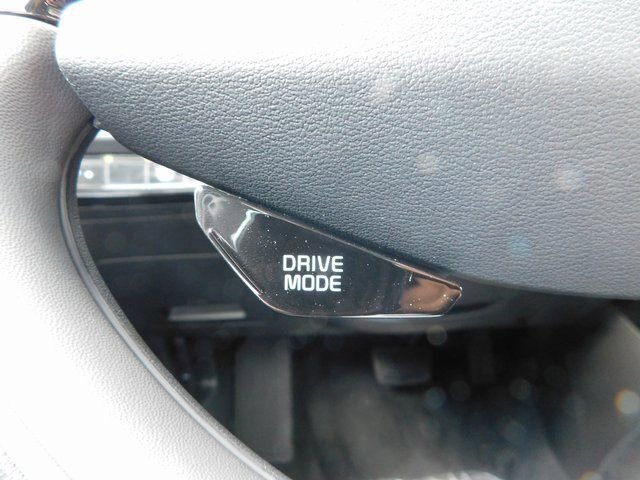 Used 2025 Kia Niro LX image 21