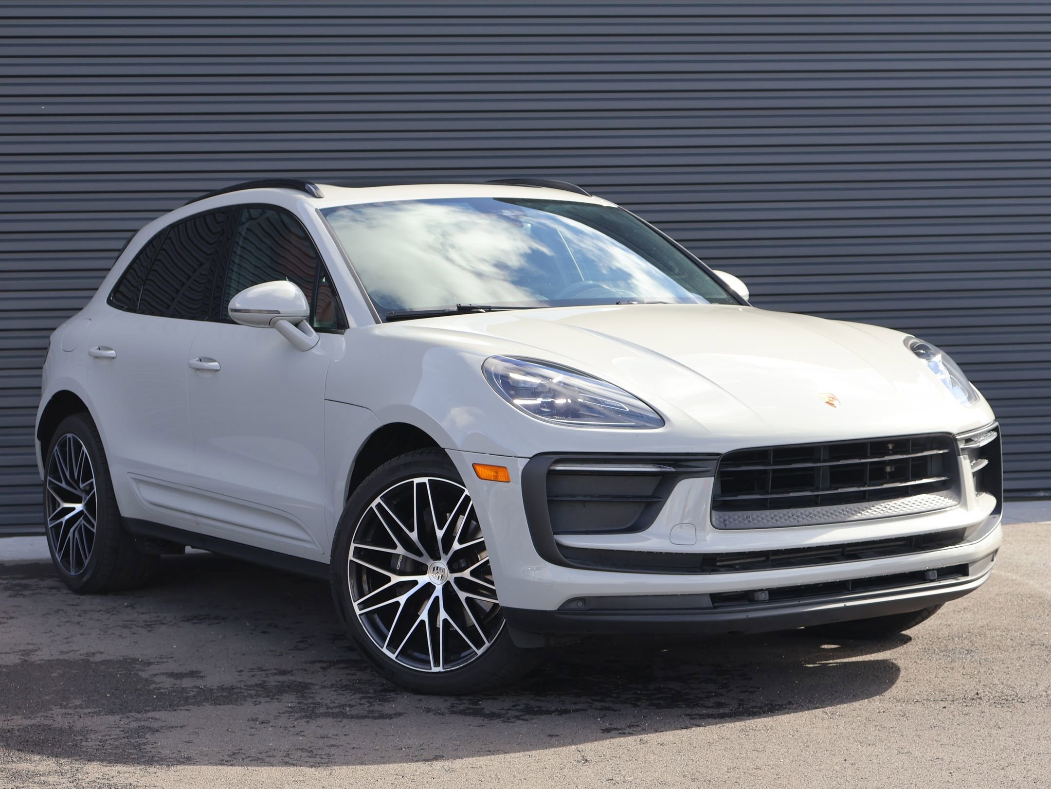 Used 2022 Porsche Macan image 8