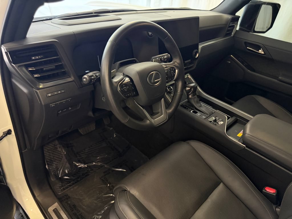Used 2024 Lexus GX 550 AWD/4WD image 4