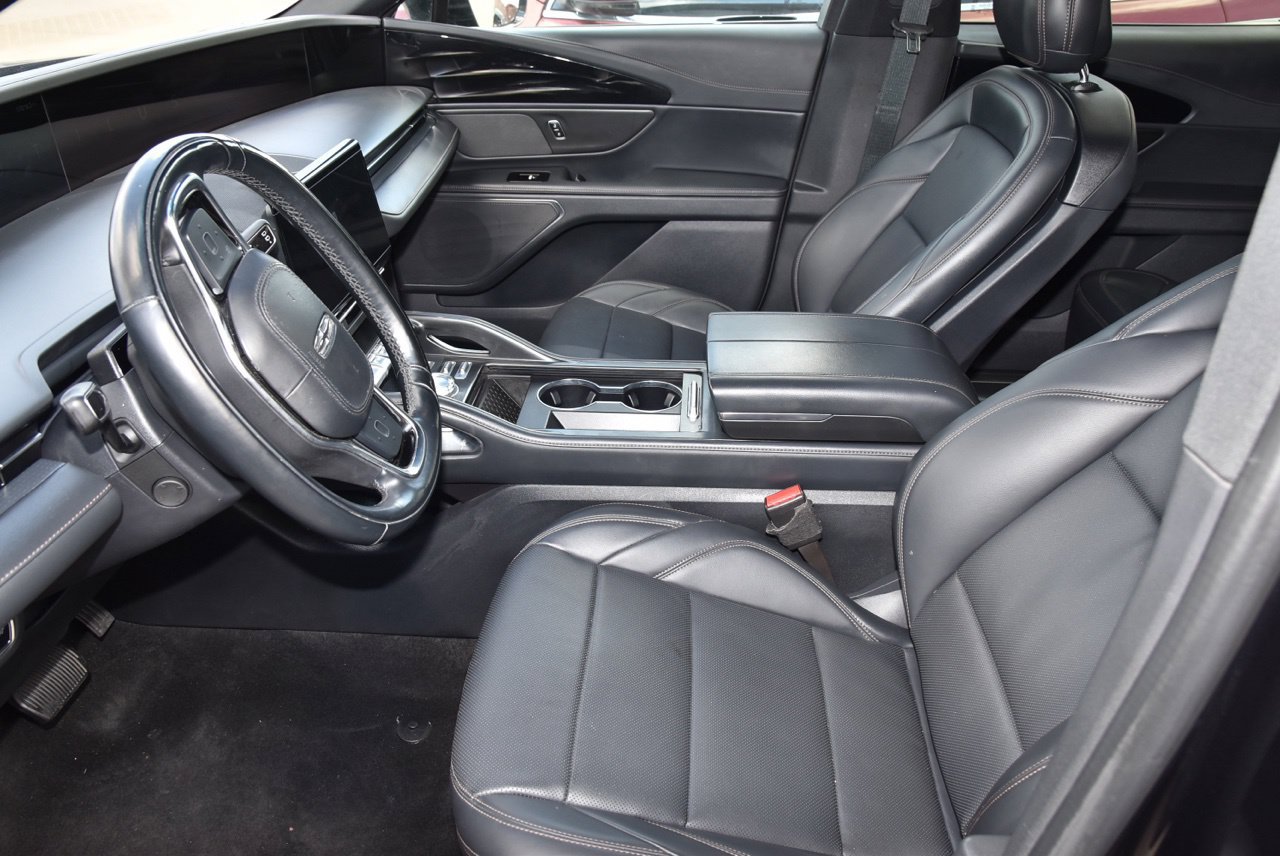 Used 2024 Lincoln Nautilus Premier w/ Jet Appearance Package AWD/4WD image 11