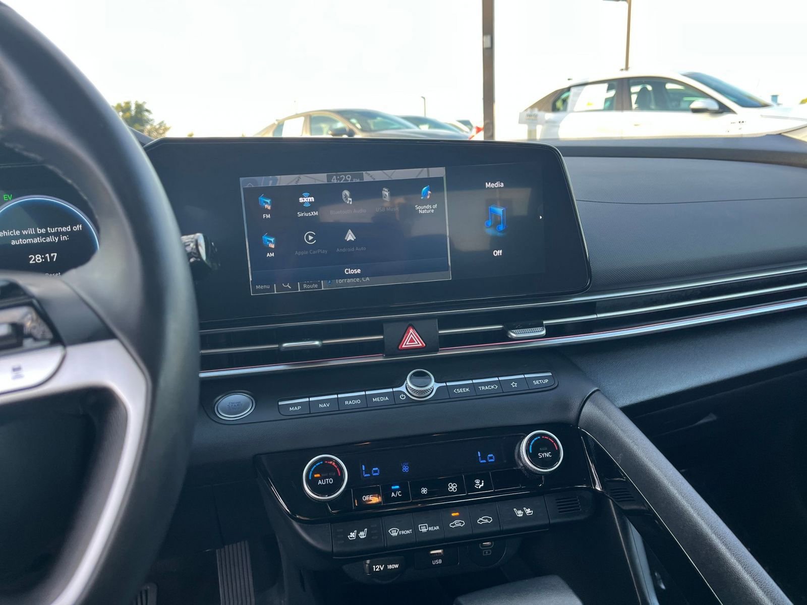 Used 2025 Hyundai Elantra Limited image 17