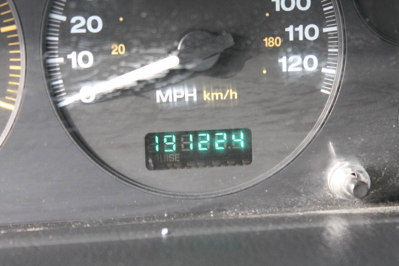 Used 2004 Jeep Grand Cherokee Laredo w/ Convenience Group AWD/4WD image 12