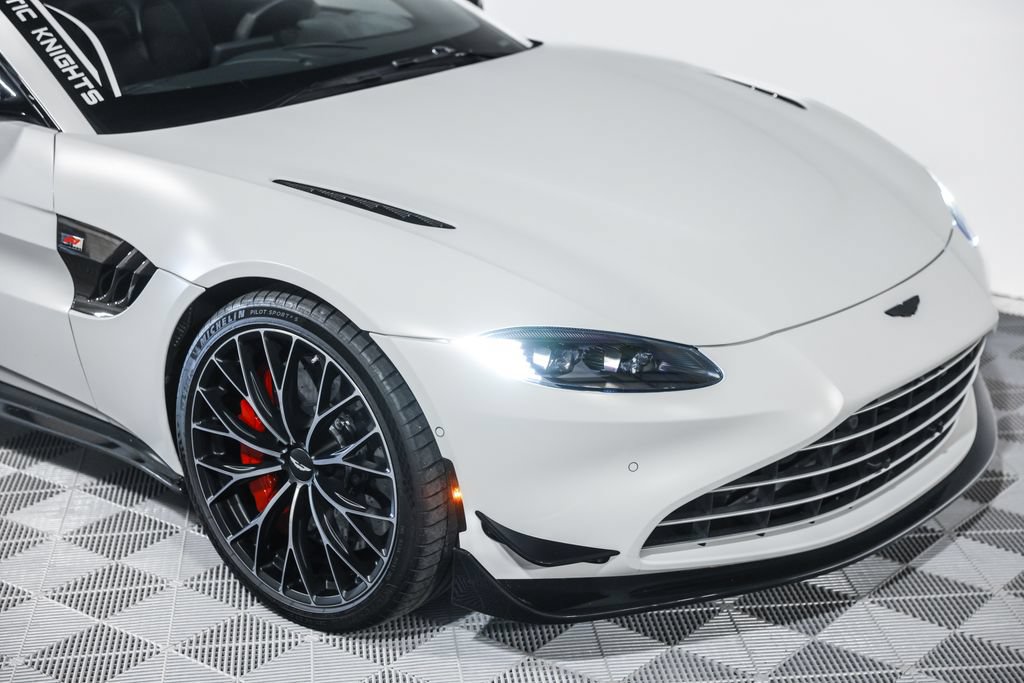 Used 2023 Aston Martin V8 Vantage Coupe RWD image 5