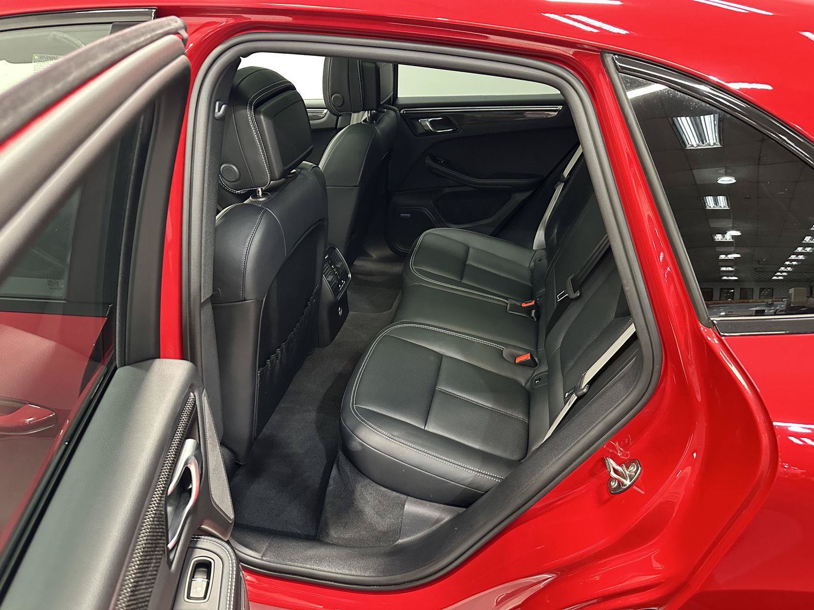 Used 2024 Porsche Macan S AWD/4WD image 30