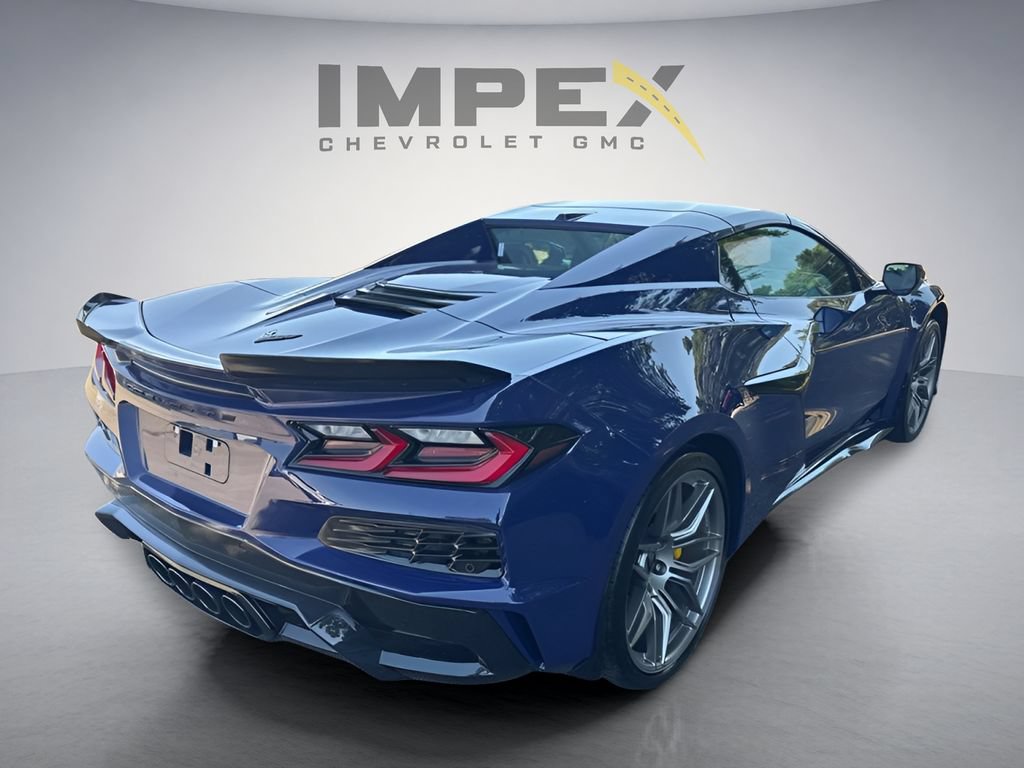 Used 2025 Chevrolet Corvette Z06 w/ Stealth Interior Trim Package RWD image 2
