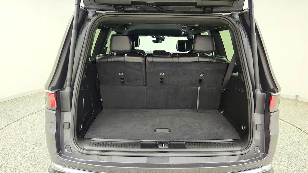 Used 2023 Jeep Wagoneer 4WD image 23