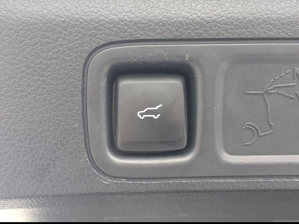 Used 2024 Ford Expedition Limited image 13