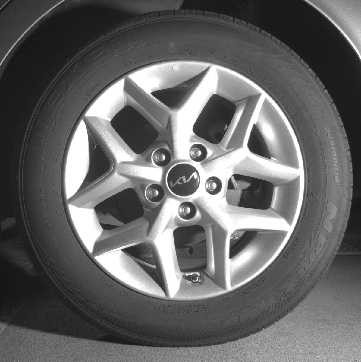 Used 2025 Kia Soul LX w/ LX Technology Package FWD image 14