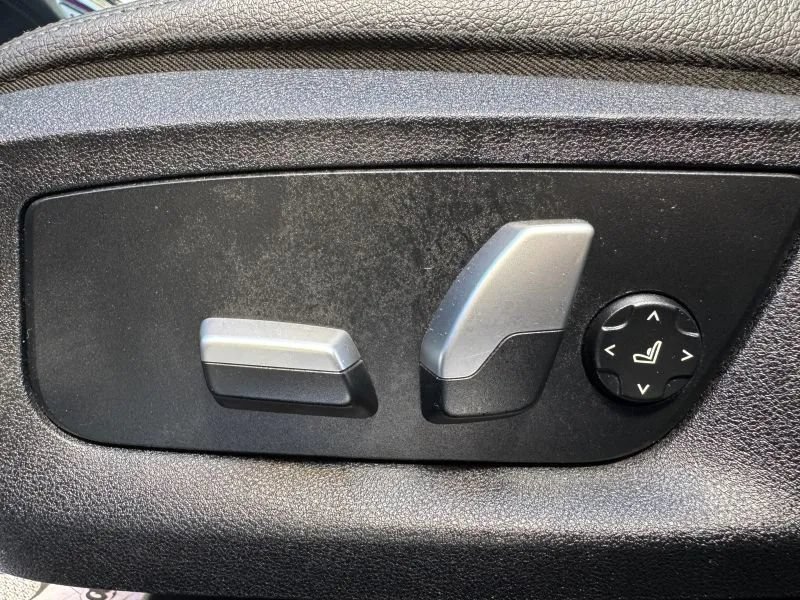 Used 2018 BMW 740i RWD image 47