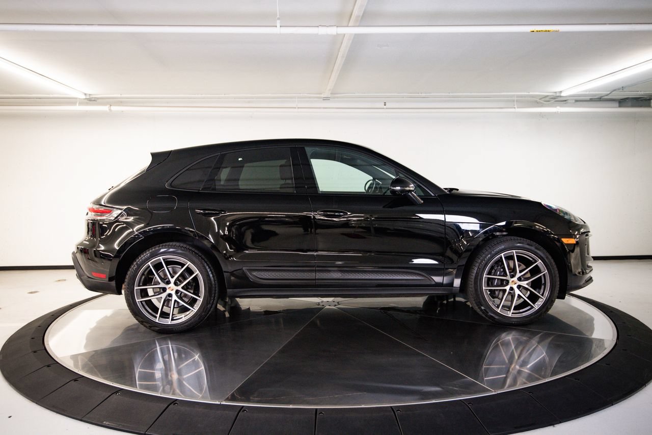 Certified 2023 Porsche Macan AWD/4WD image 8