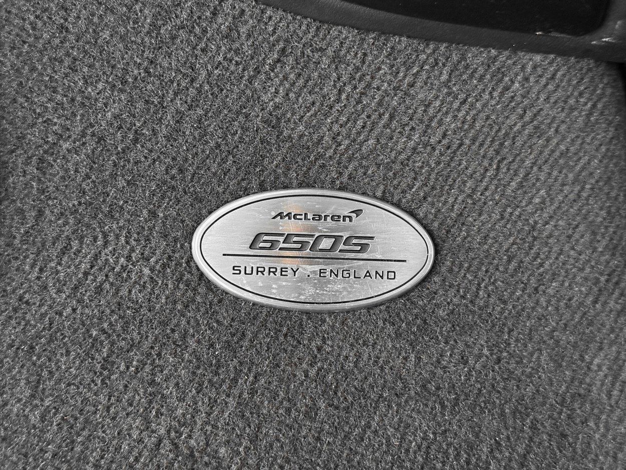 Used 2015 McLaren 650S Spider image 24