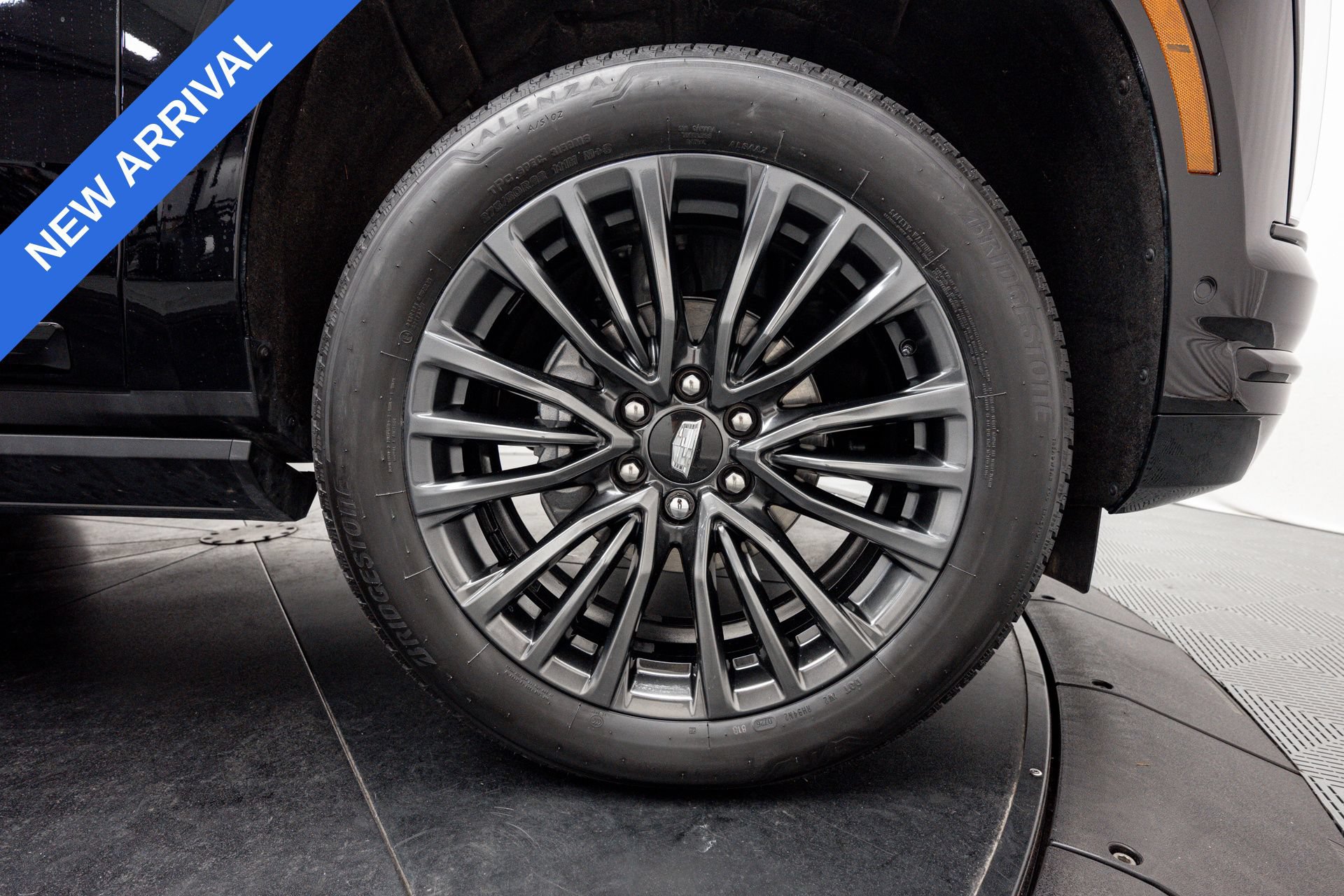 Used 2025 Cadillac Escalade Sport Platinum w/ LPO, Floor Liner Package AWD/4WD image 37