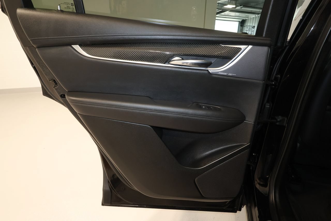 Certified 2024 Cadillac XT6 Sport w/ Technology Package AWD/4WD image 20