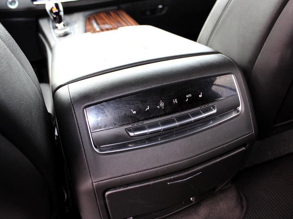 Used 2022 Cadillac Escalade Luxury image 35