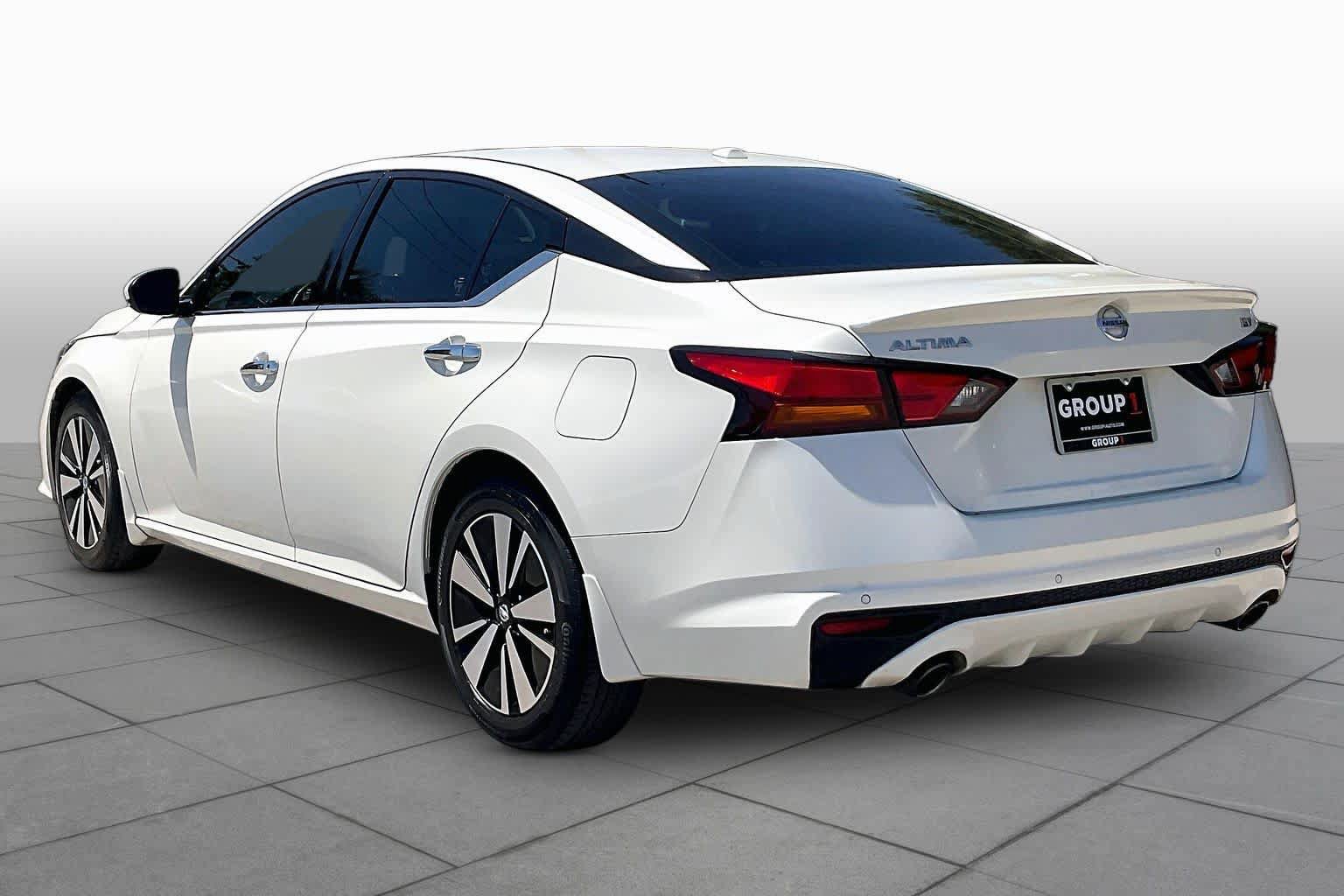 Used 2019 Nissan Altima 2.5 SV FWD image 11
