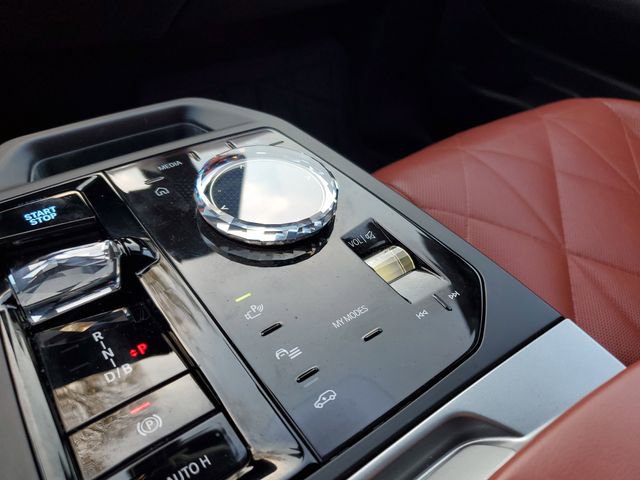 Used 2025 BMW iX M60 image 22