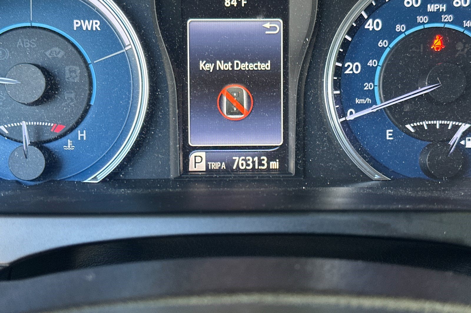 Used 2017 Toyota Camry XLE w/ Moonroof Package FWD image 33