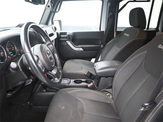 Used 2017 Jeep Wrangler Unlimited Sahara w/ Connectivity Group image 17