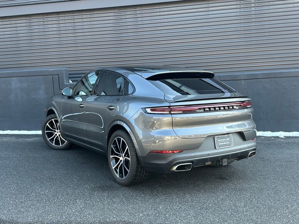 Certified 2025 Porsche Cayenne Coupe image 3