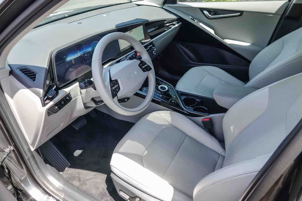 Certified 2023 Kia Niro Wind FWD image 16