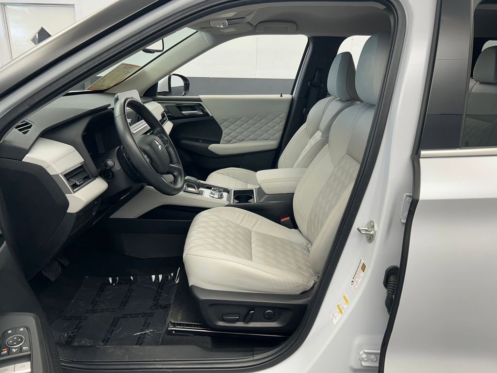 Used 2022 Mitsubishi Outlander SEL image 14