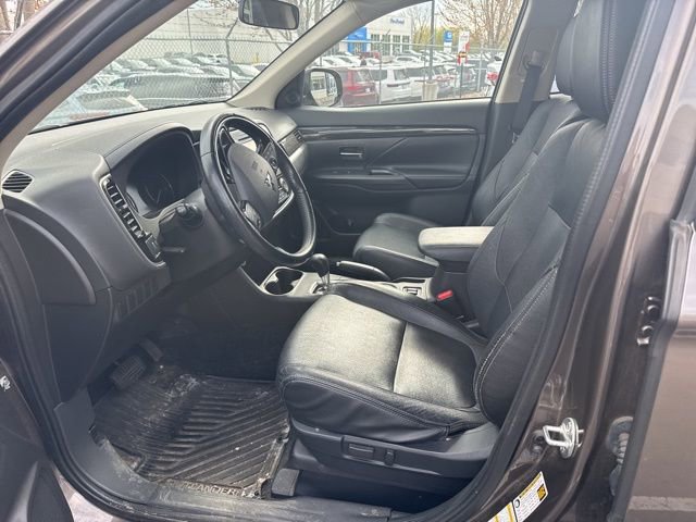 Used 2016 Mitsubishi Outlander SEL AWD/4WD image 5