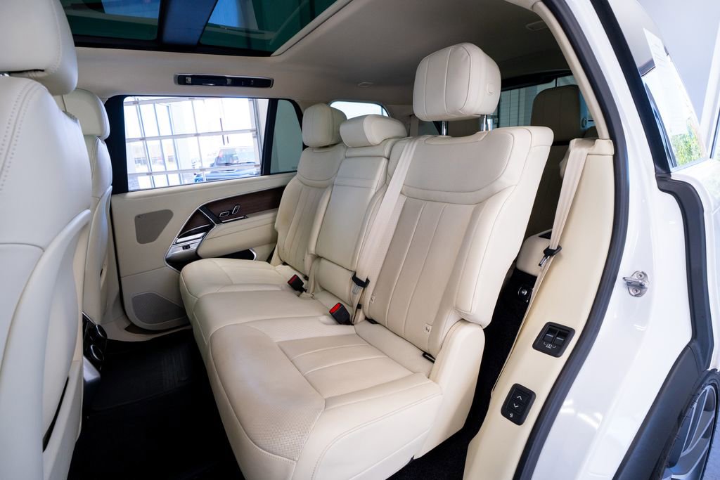 Used 2024 Land Rover Range Rover Long Wheelbase SE image 49