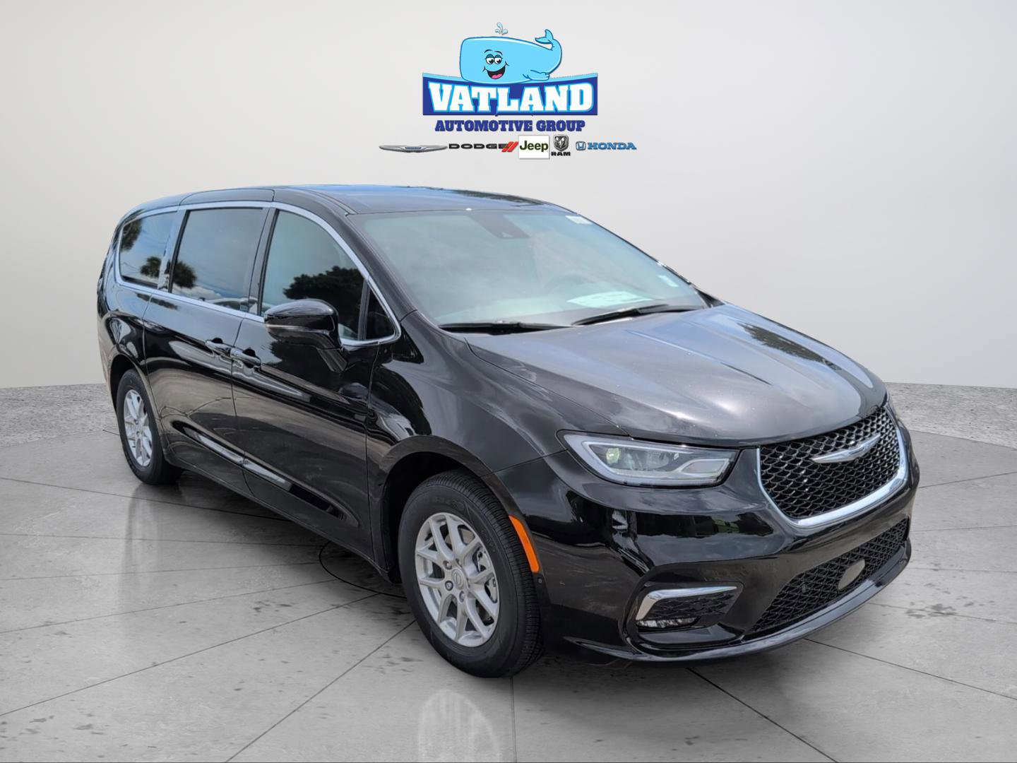 New 2026 Chrysler Pacifica Select image 1