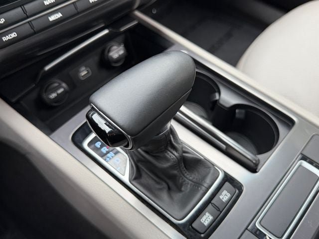 Used 2019 Genesis G80 3.8 RWD image 26