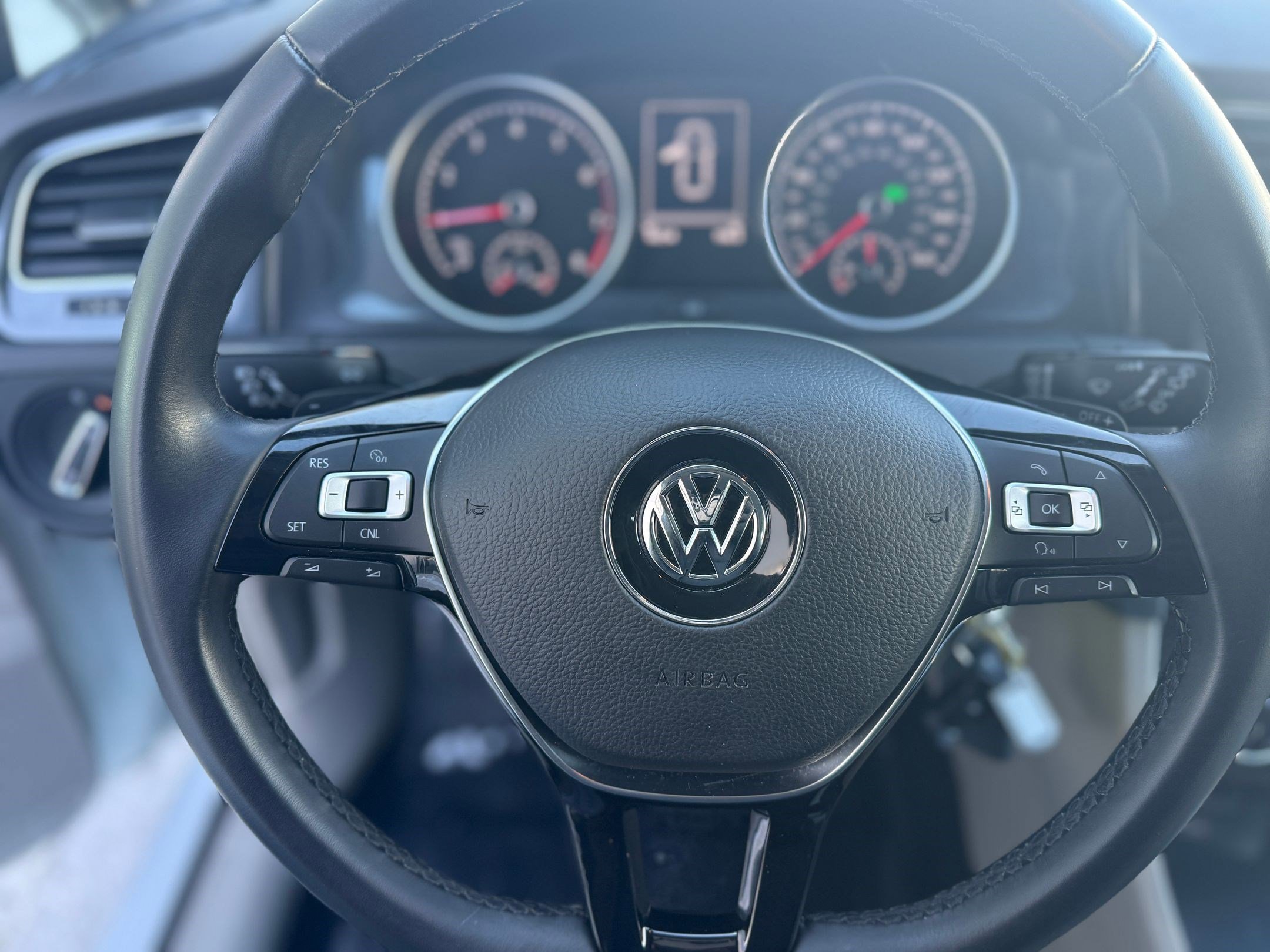 Used 2018 Volkswagen Golf S image 14